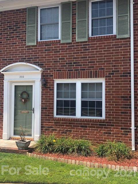1300 Larchmont Place - Photo 1