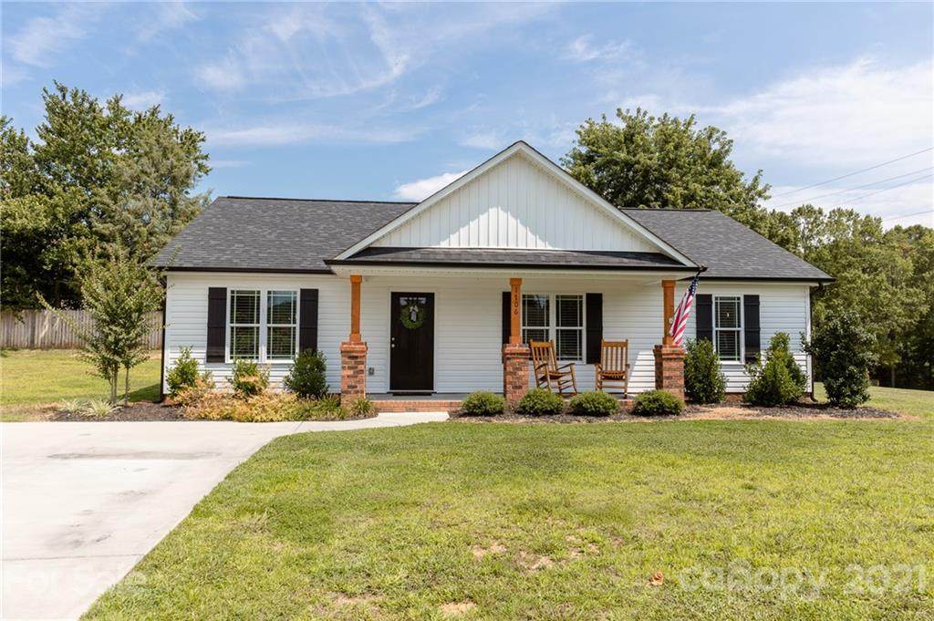 1706 Johnson Street - Photo 1