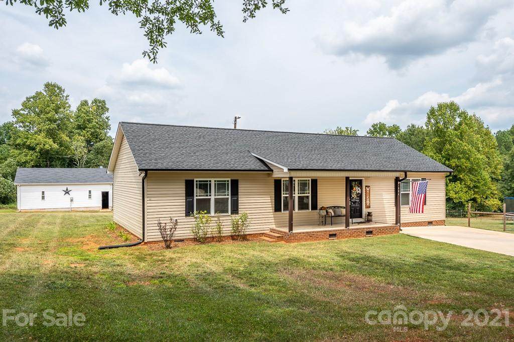 1084 Park Circle - Photo 1