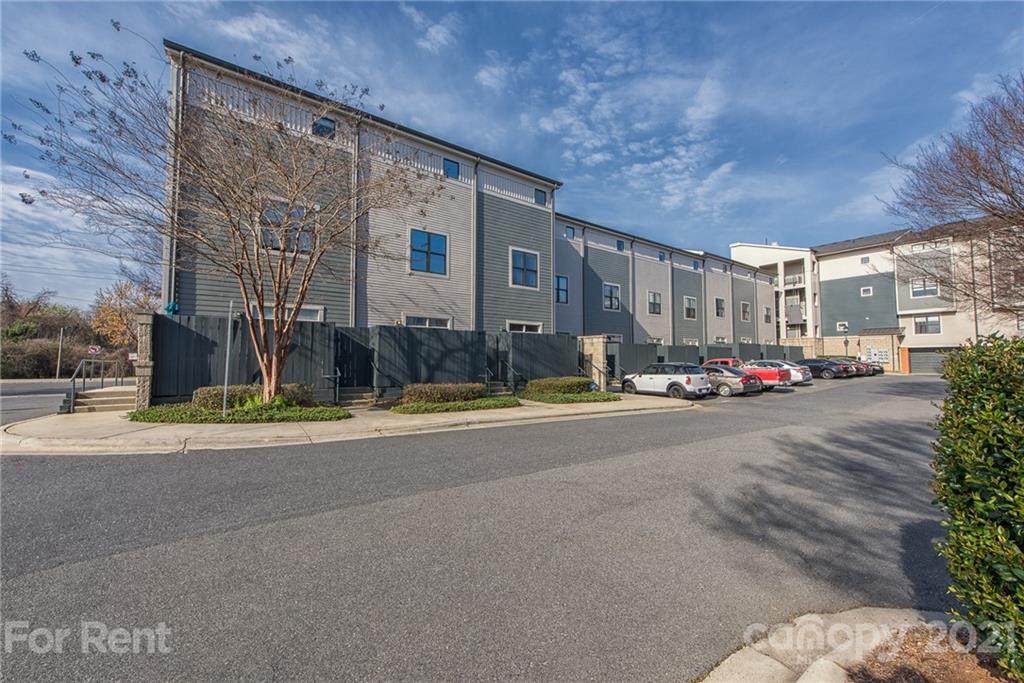 953 7th Street - Photo 1
