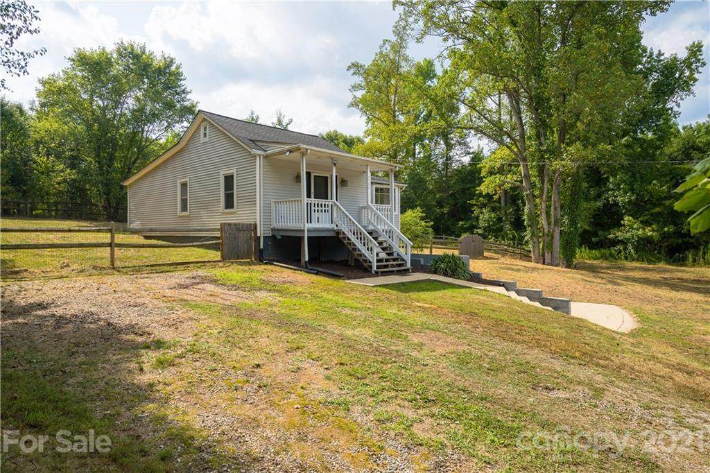 5540 Willow Drive - Photo 1