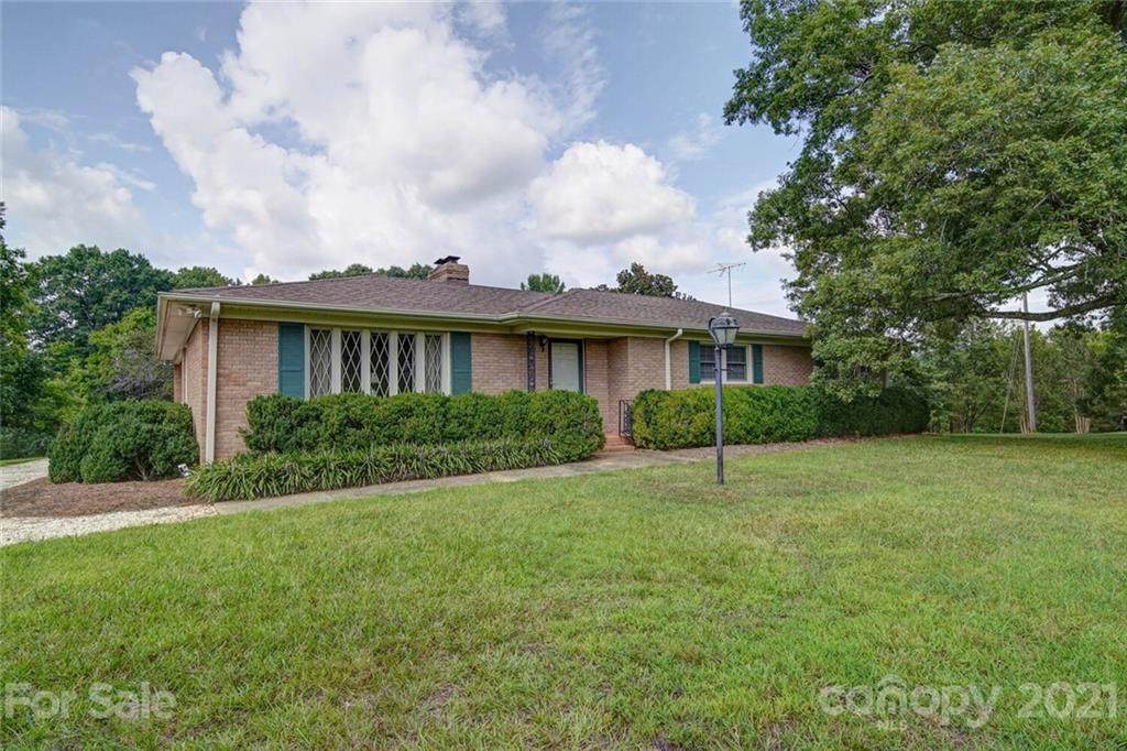 6616 New Town Road - Photo 1