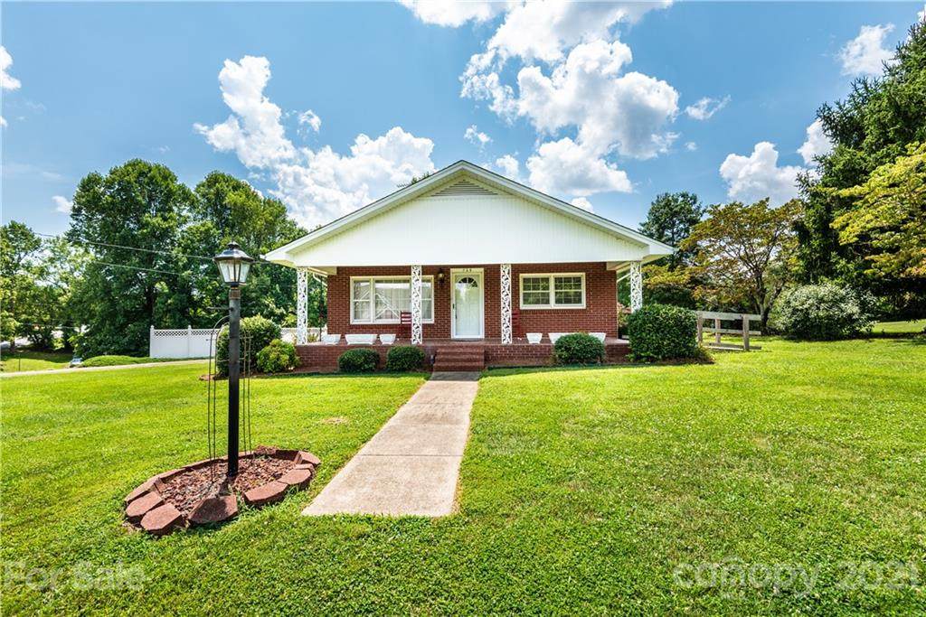 709 Harris Avenue - Photo 1
