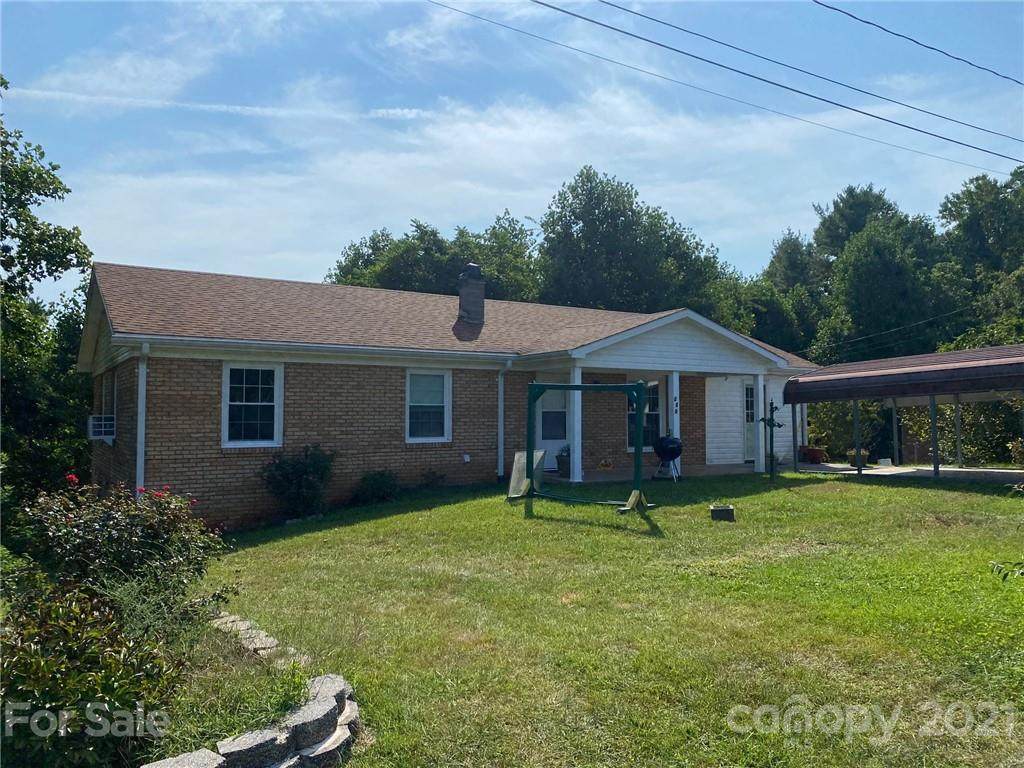 220 Circle Drive - Photo 1