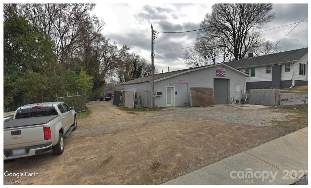 213 Academy Avenue - Photo 1