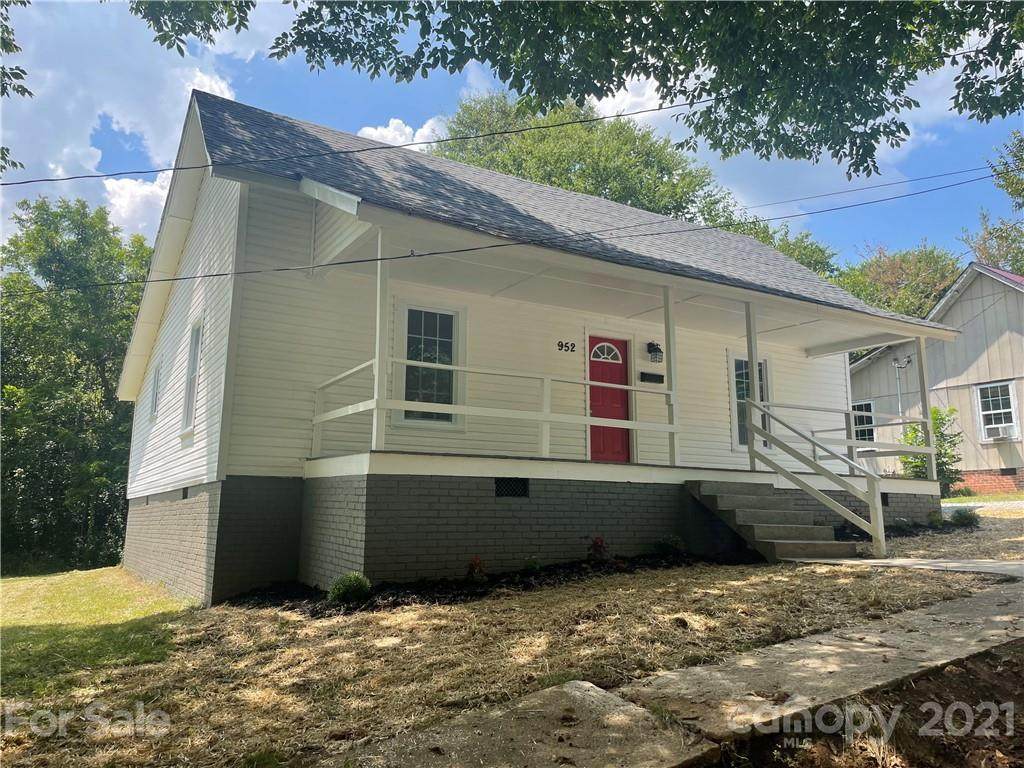 952 17th Street - Photo 1