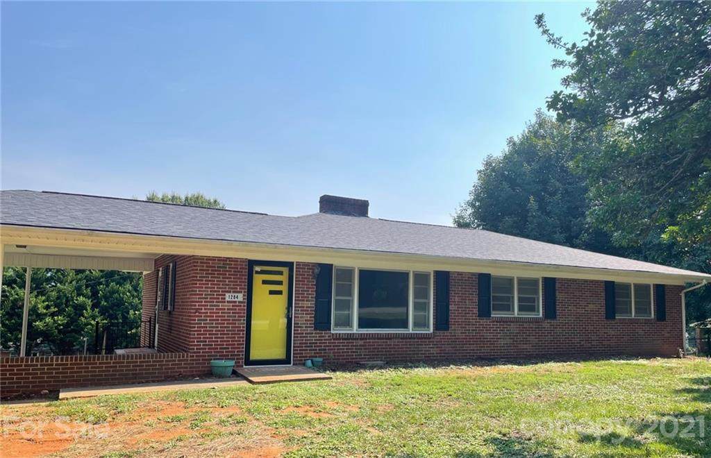 1284 Amherst Road - Photo 1