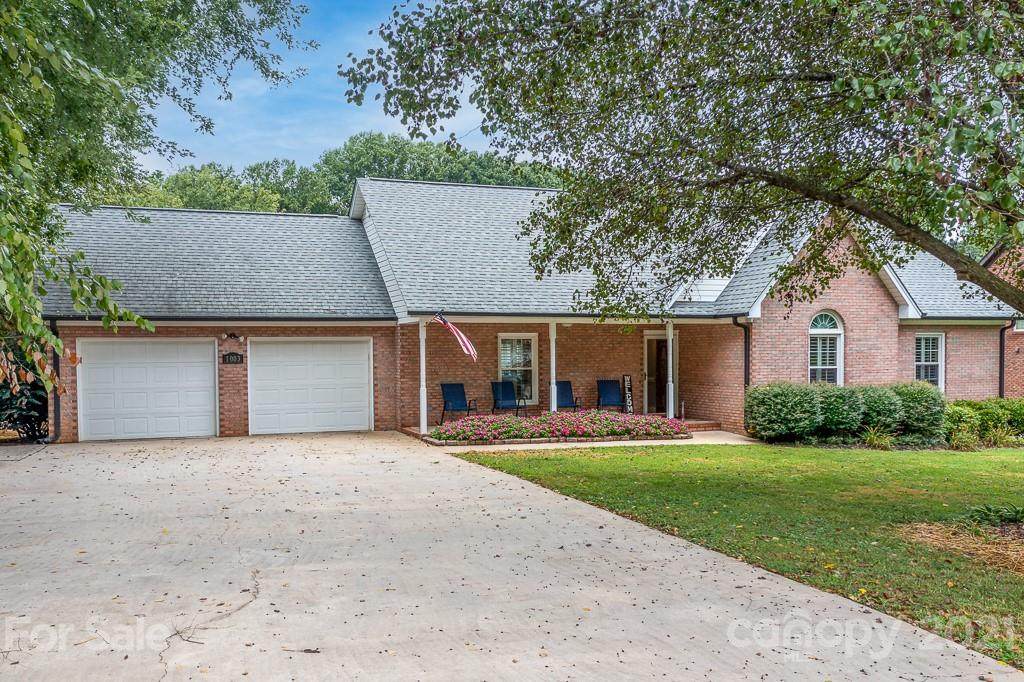 1003 Strawberry Lane - Photo 1