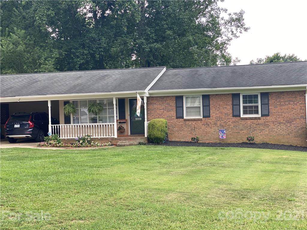805 Waters Street - Photo 1