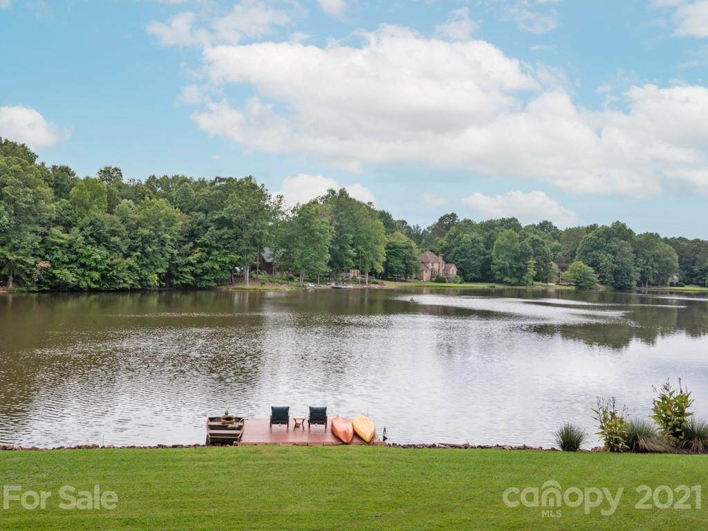 6033 Oakridge Court - Photo 1