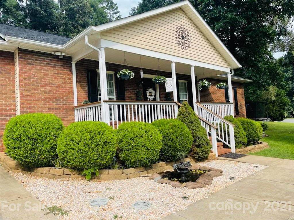 1868 Redberry Lane - Photo 1