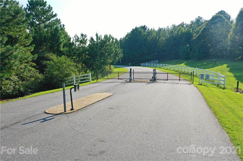 000 Rivercliff Drive - Photo 1