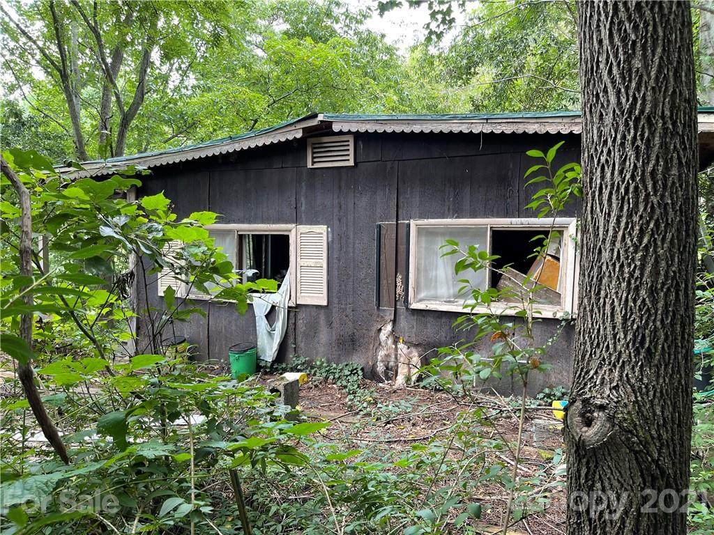451 Miami Drive - Photo 1