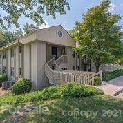 101 Abbey Circle - Photo 1