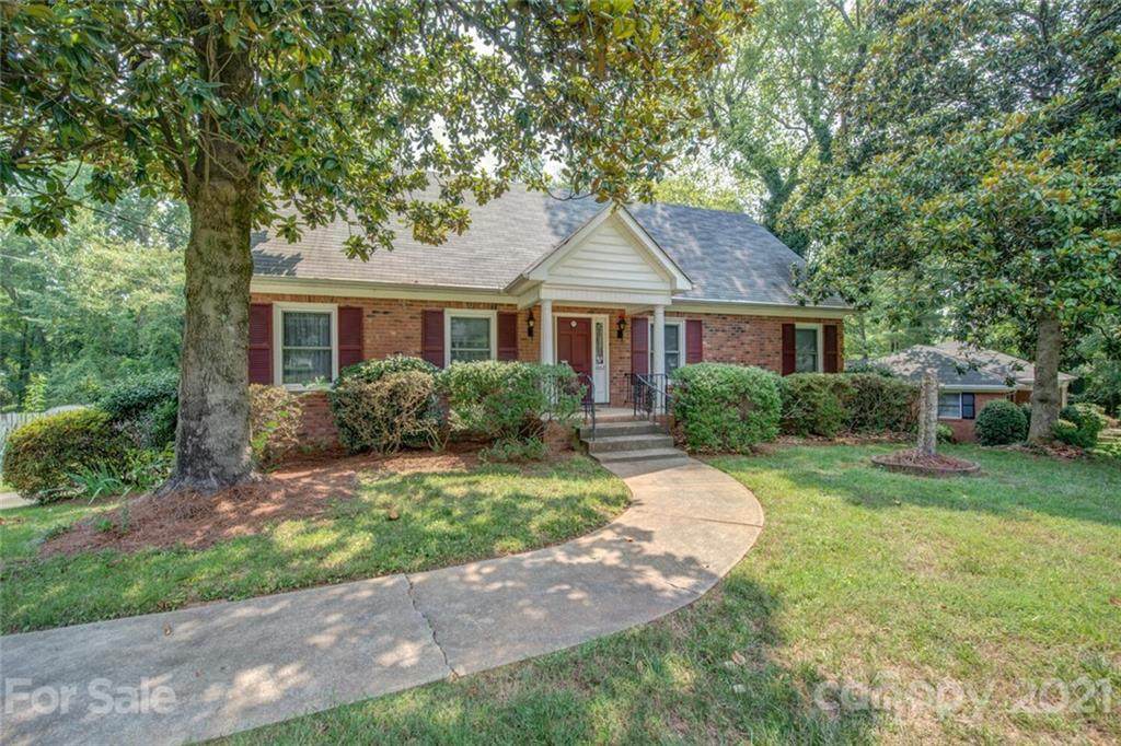 1002 Nottingham Drive - Photo 1