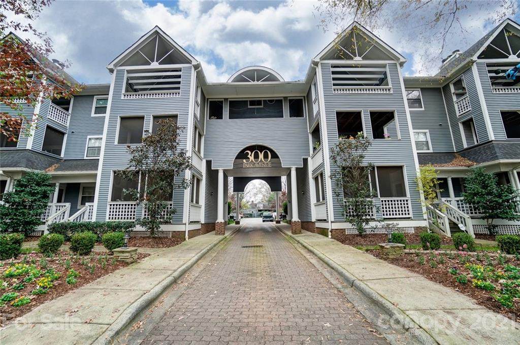 300 East Park Avenue - Photo 1