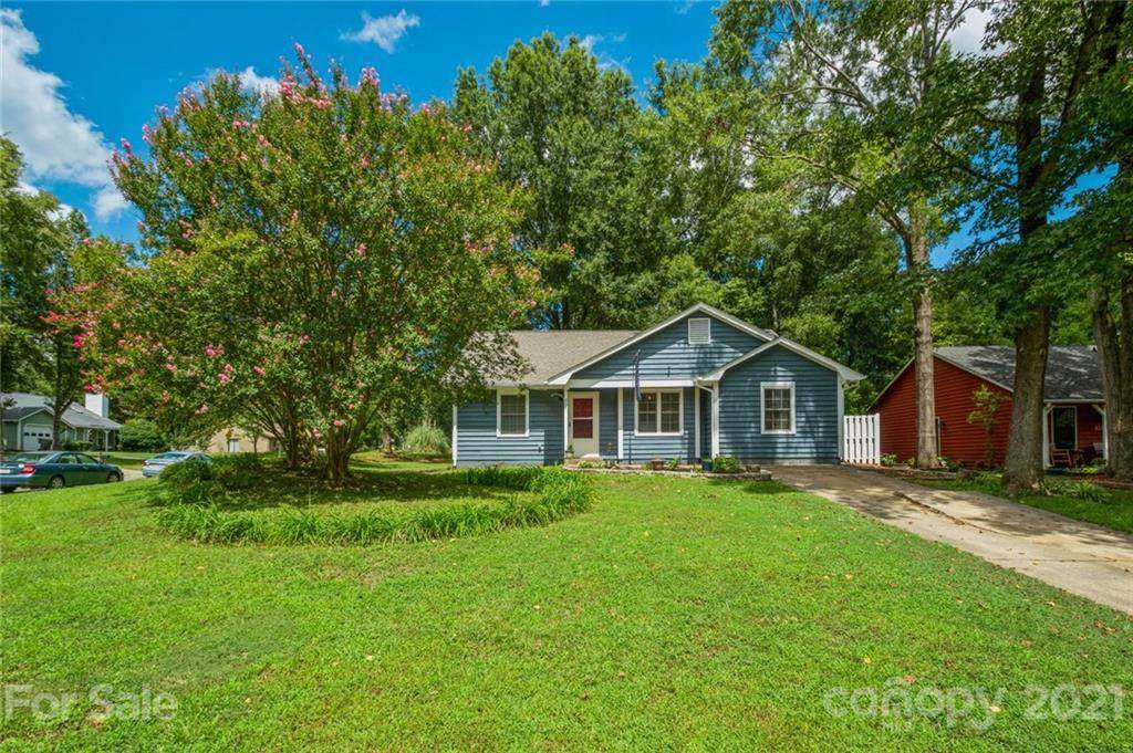 821 Pennwood Lane - Photo 1