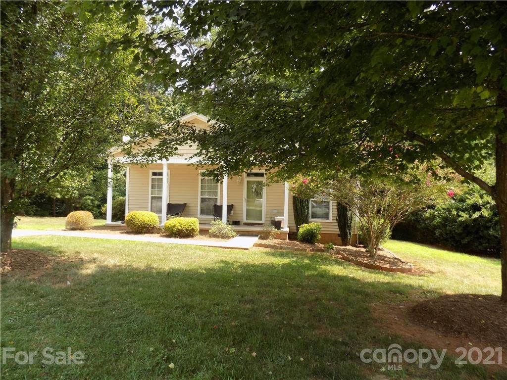 801 Stratford Road - Photo 1