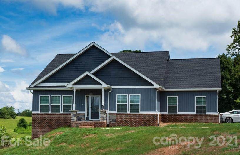 111 Pinewood Road - Photo 1