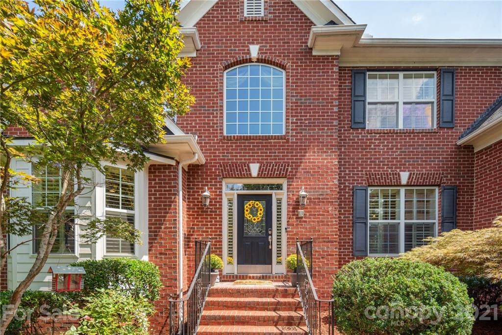 143 Shoreline Parkway - Photo 1
