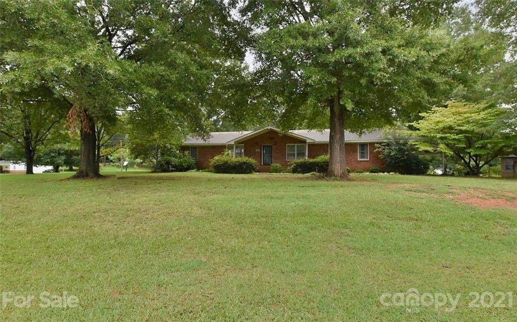 447 Paddock Place - Photo 1