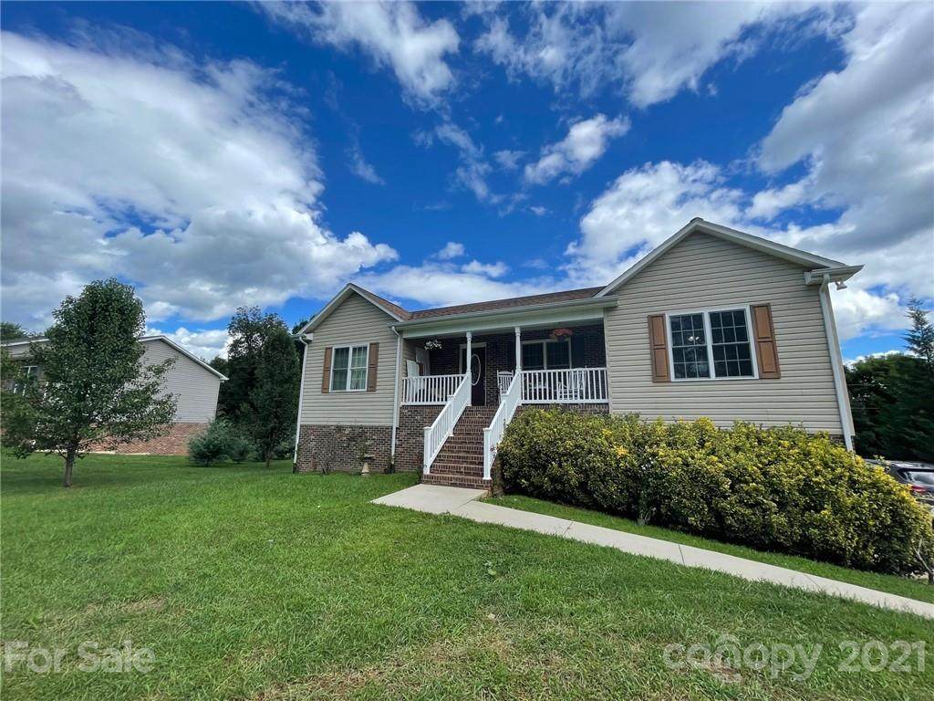 2037 Lee Roy Lane - Photo 1