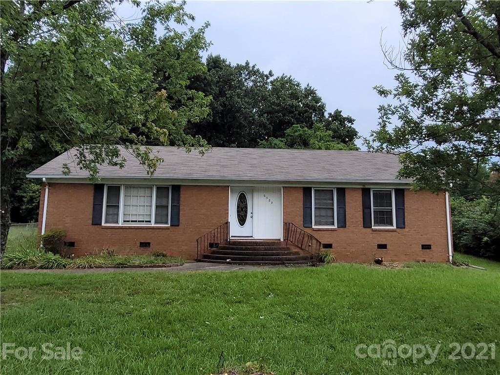 6929 Idlewild Road - Photo 1