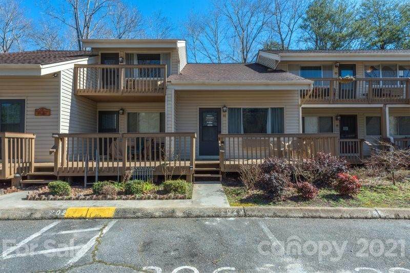 118 West Lake Drive - Photo 1
