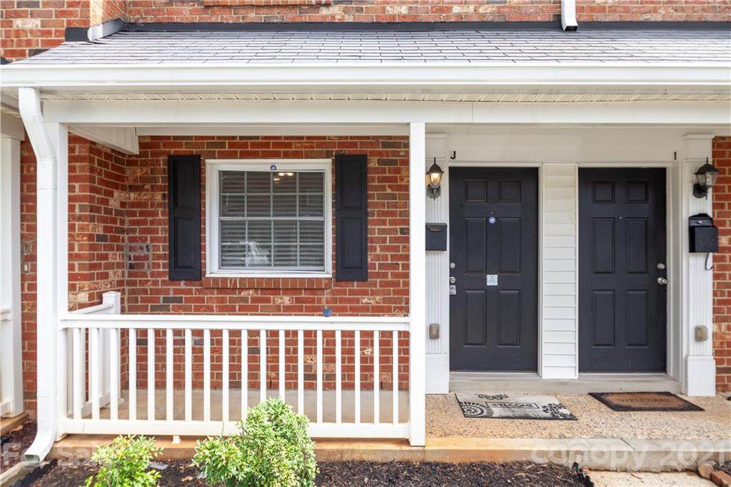 1217 Green Oaks Lane - Photo 1