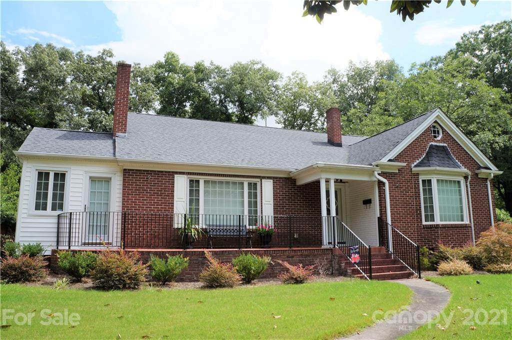 413 Gillsbrook Road - Photo 1