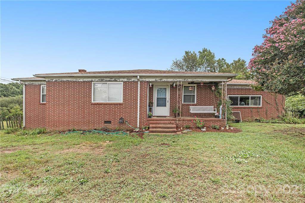 7545 Tuckaseegee Road - Photo 1
