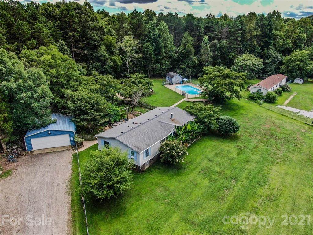 181 Fieldcrest Drive - Photo 1