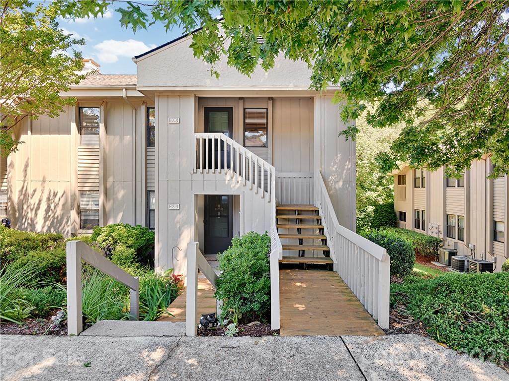 306 Abbey Circle - Photo 1