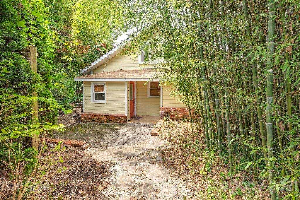 14 1/2 Pine Grove Avenue - Photo 1