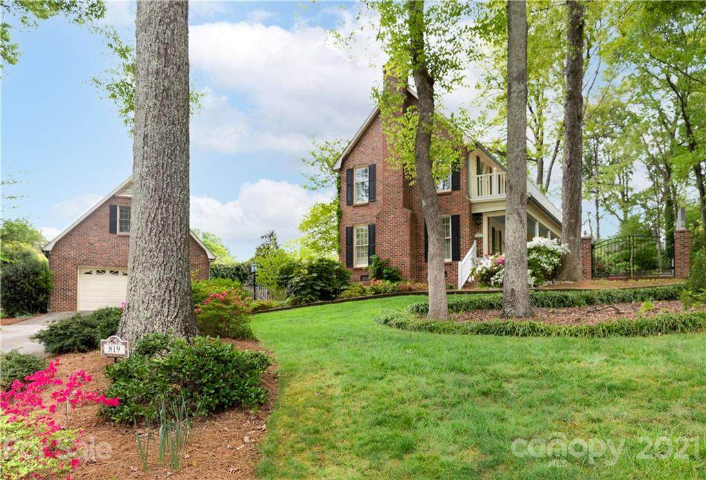 819 Willowhaven Court - Photo 1