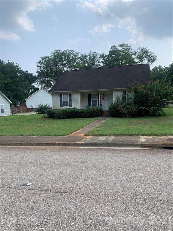 840 Willowbrook Avenue - Photo 1