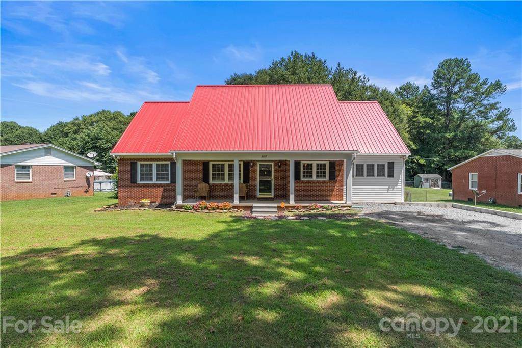 2107 Lee Street - Photo 1