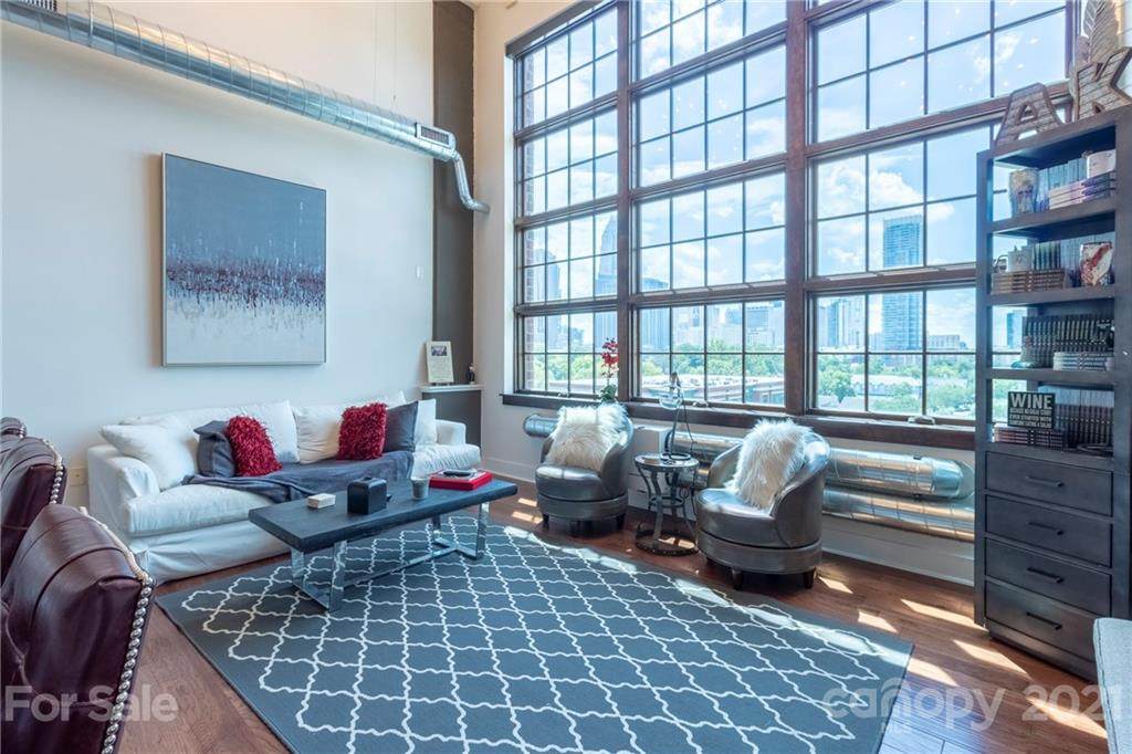 715 Graham Street - Photo 1