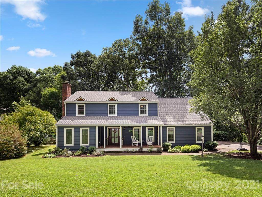 205 Woodland Court - Photo 1