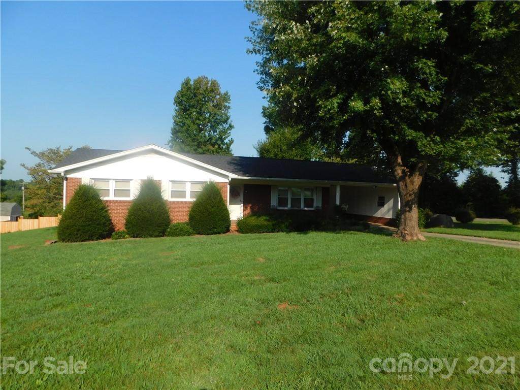 135 Starmount Circle - Photo 1