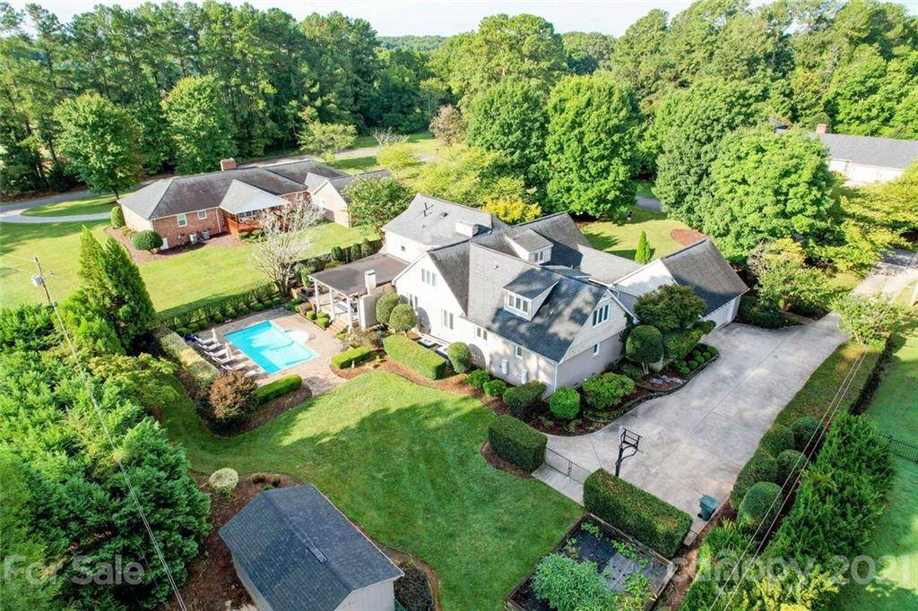 3606 Furman Circle - Photo 1