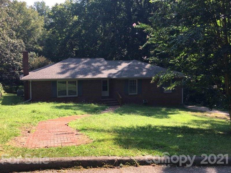 204 Woodside Drive - Photo 1