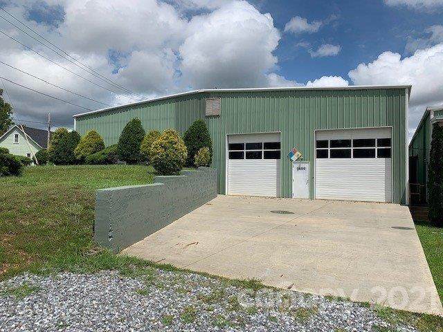 1409 Underdown Avenue - Photo 1
