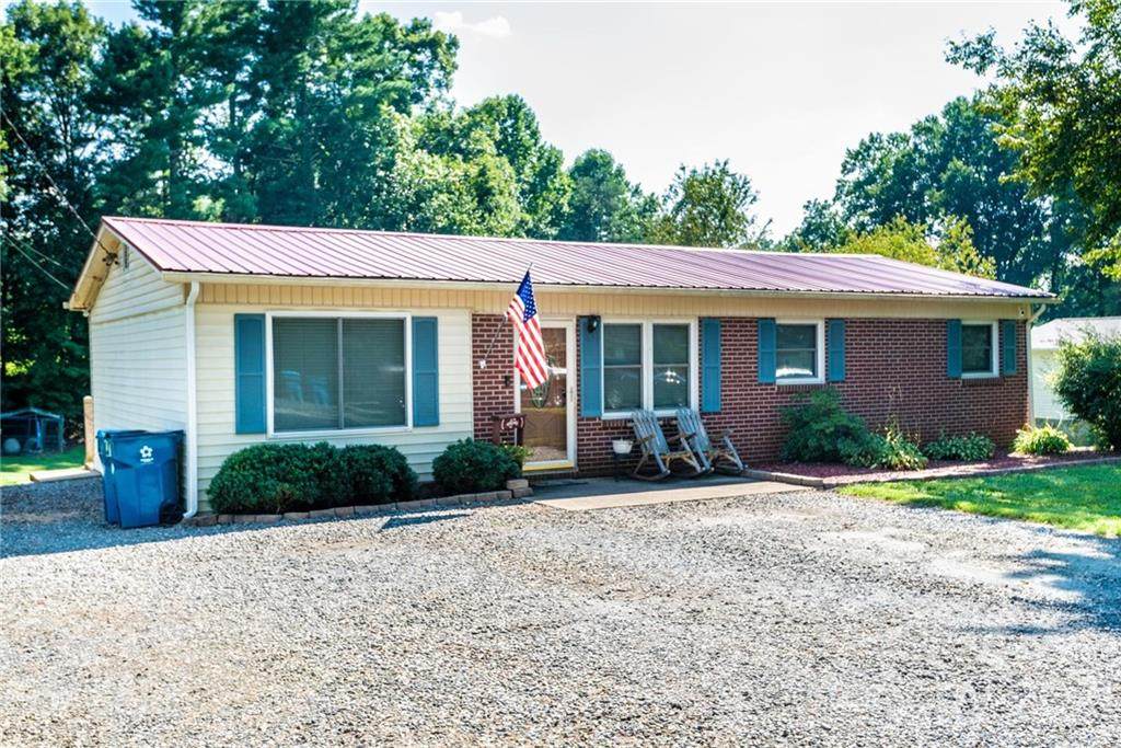 1545 Bradshaw Terrace - Photo 1