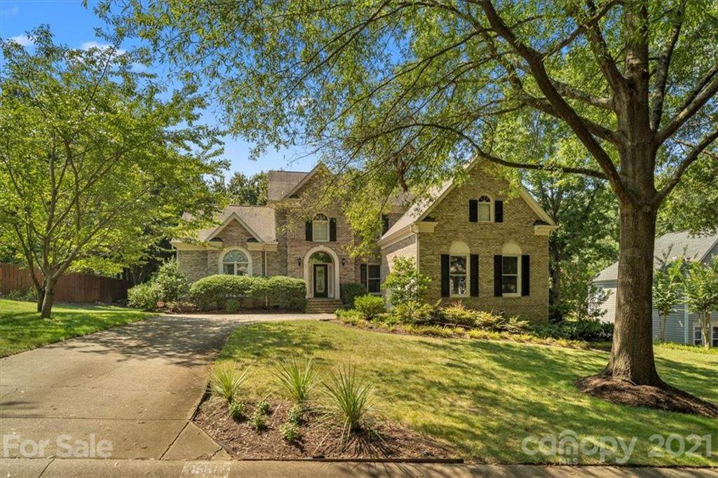 15611 Woodland Ridge Lane - Photo 1