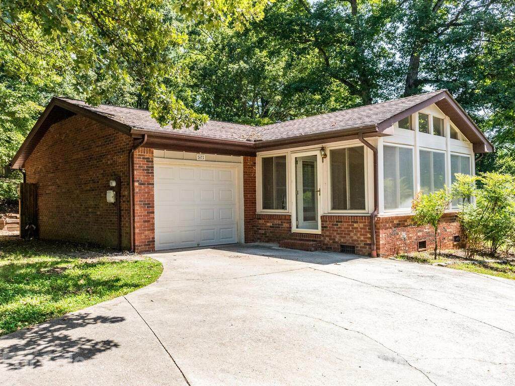 47 Evelake Drive - Photo 1