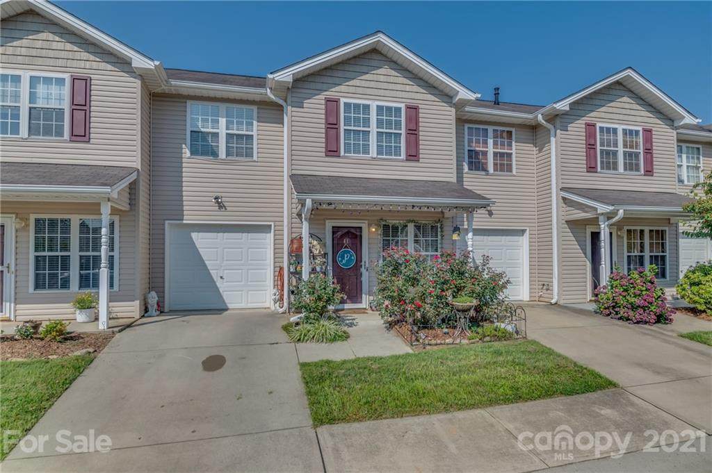 41 Farington Circle - Photo 1