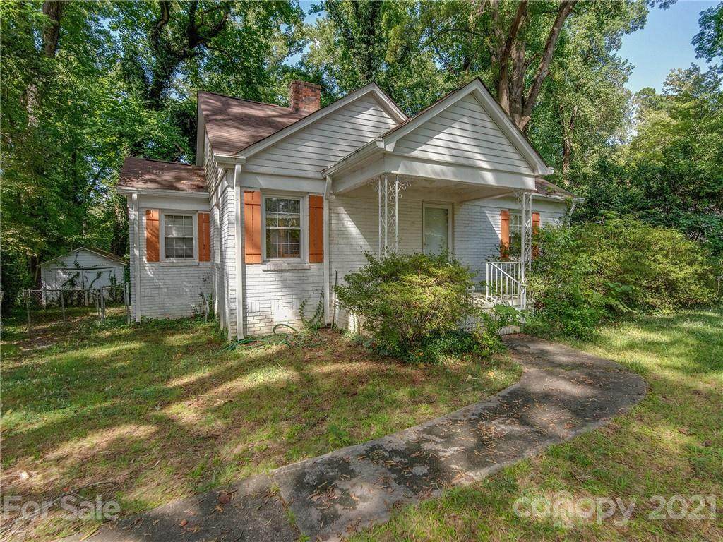 1421 Pinecrest Avenue - Photo 1