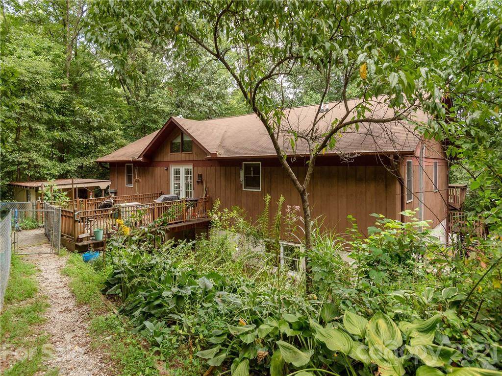 101 Foxwood Drive - Photo 1
