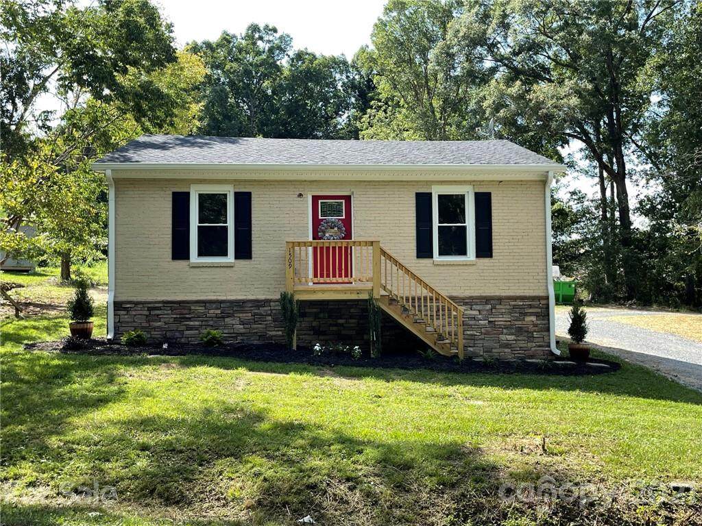 1509 Riley Street - Photo 1